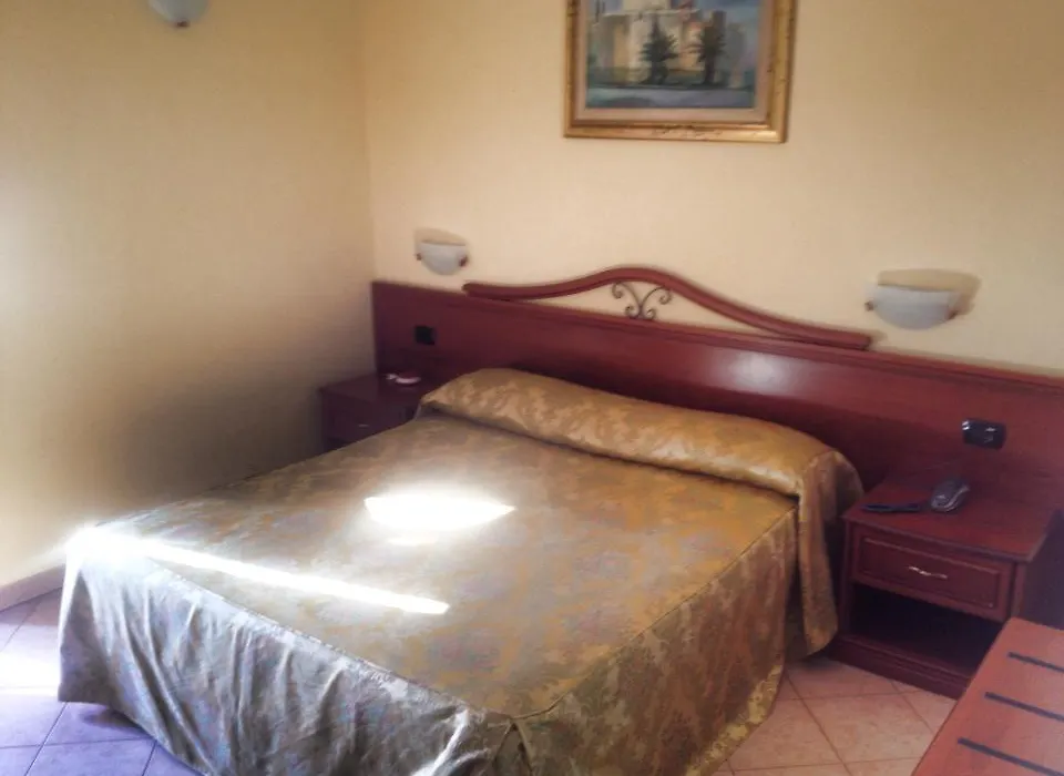 Hotel Villa Dei Cesari-1