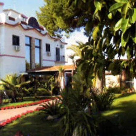 Hotel Villa Dei Cesari-2